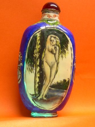 Tabati�re en porcelaine �maill�e