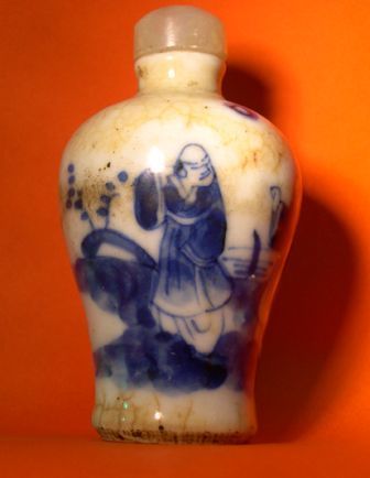 Tabati�re en porcelaine ancienne