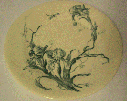 Assiette, d�cor aux iris, Gien