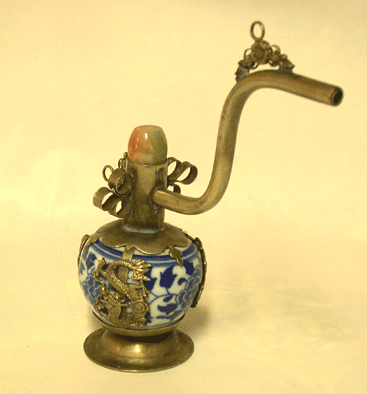 Pipe � opium en porcelaine