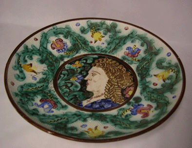 Monaco, grand plat � d�cor de personnage