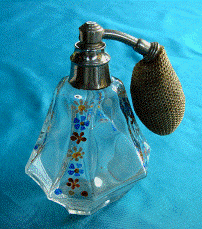 Vaporisateur en S�vres � d�cor de fleurs