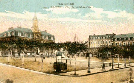 Roanne, la place de l'h�tel de ville